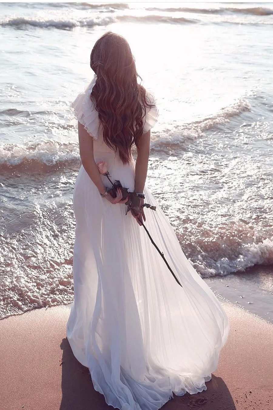 2020 Beach Wedding Dresses with Flutter Sleeves