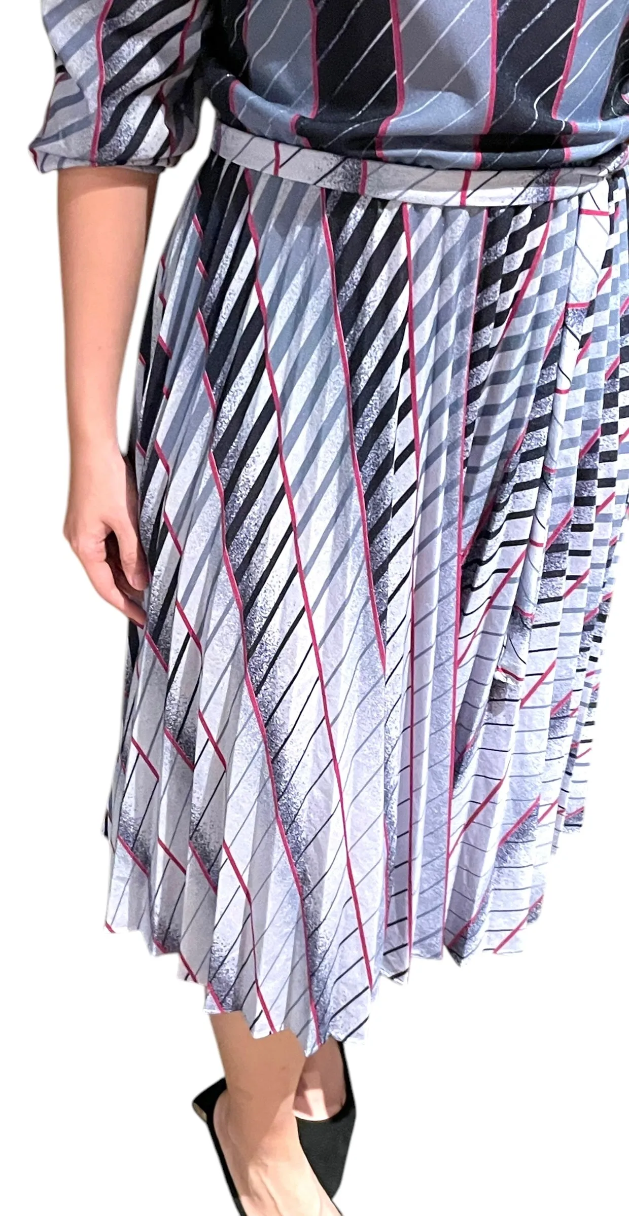 Abstract Ash - Vintage Grey Pleated Striped 3/4 Sleeve Dress