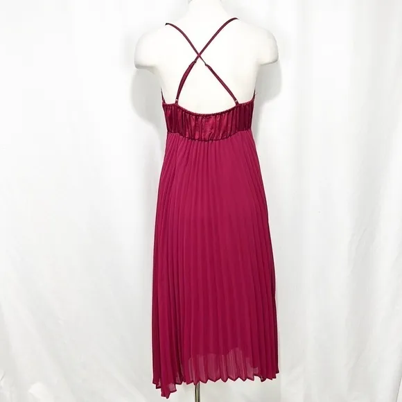 Anthropologie Eloise Pleated Midi Chemise Slip Dress Red Wine Berry Size Small