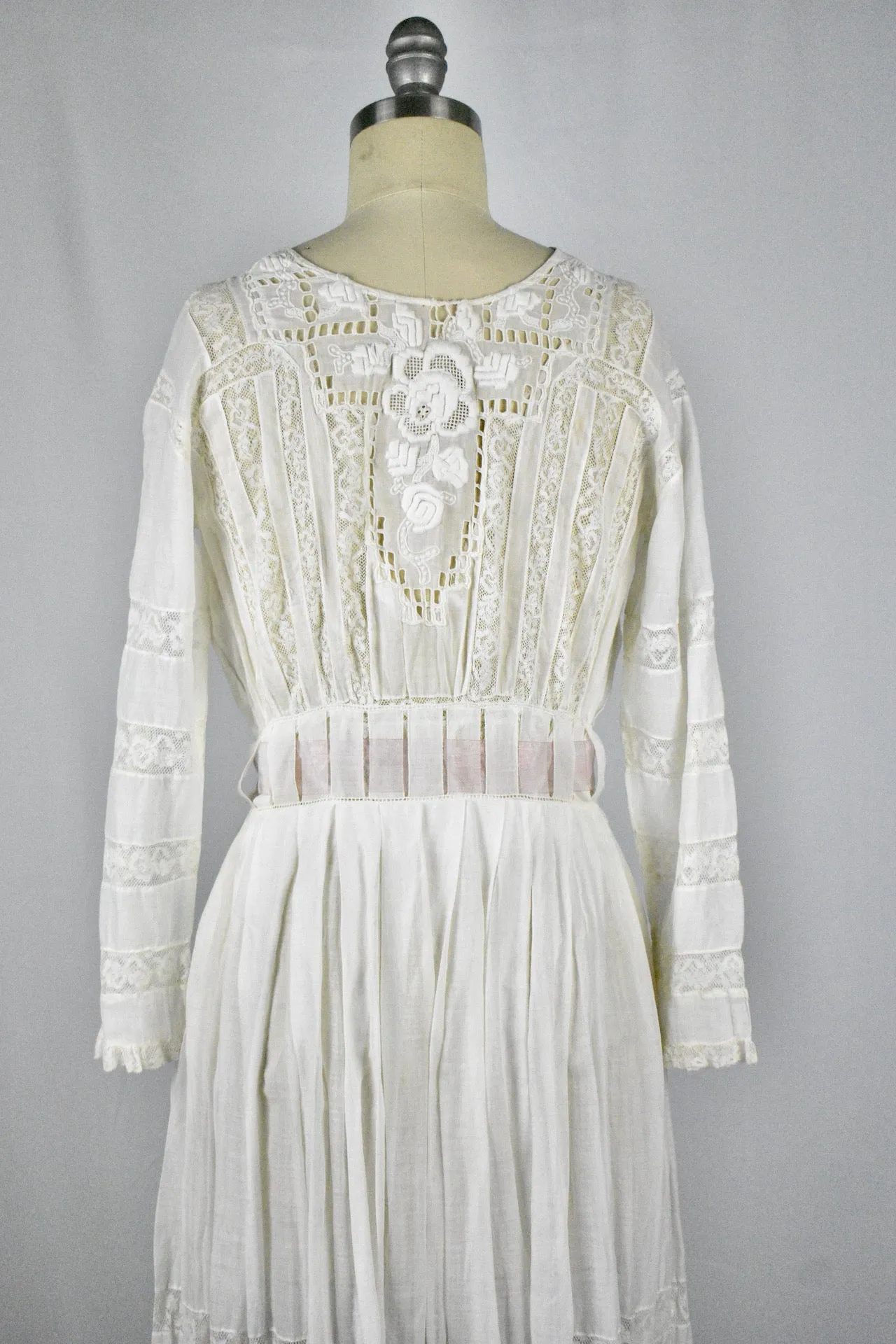 Antique Victorian 1900s White Lace Embroidered Tea Dress