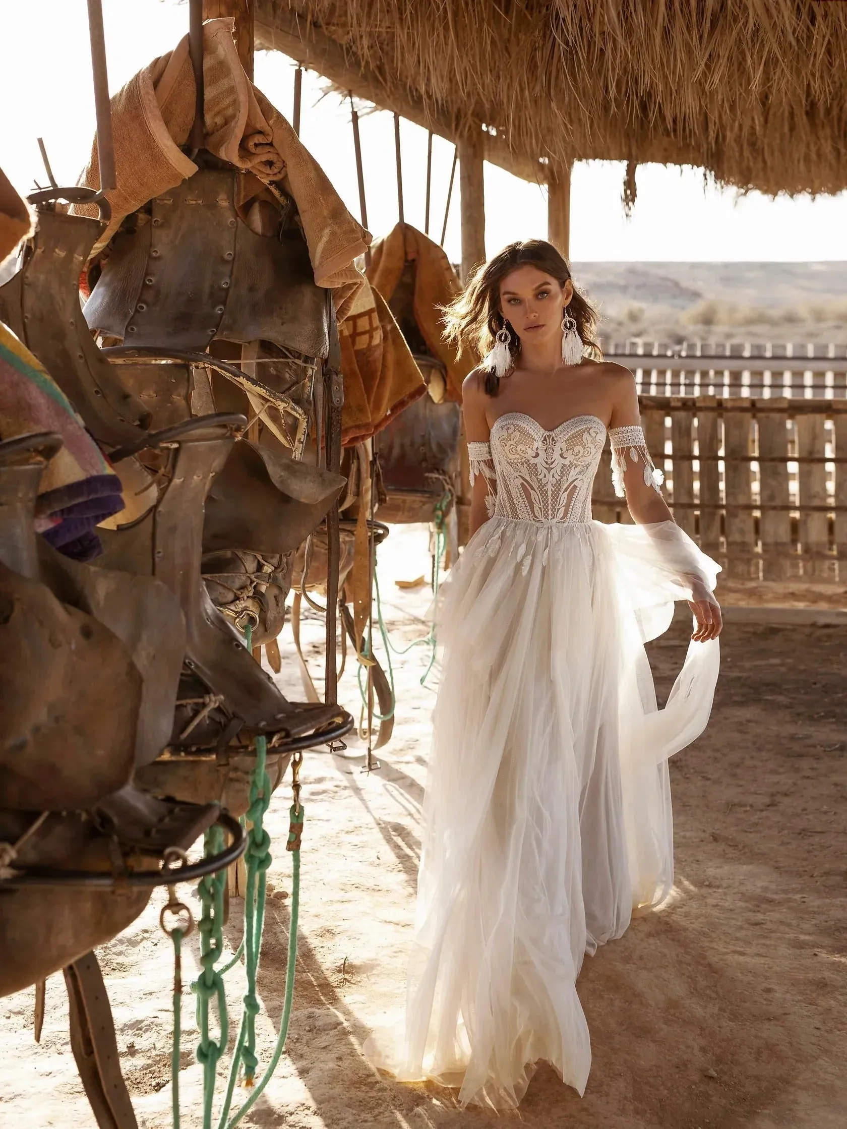Bohemia Wedding Dresses Vintage Bridal Gowns A-Line Tulle Tiered Robes Sexy Backless Illusion Off The Shoulder Vestidos De Novia