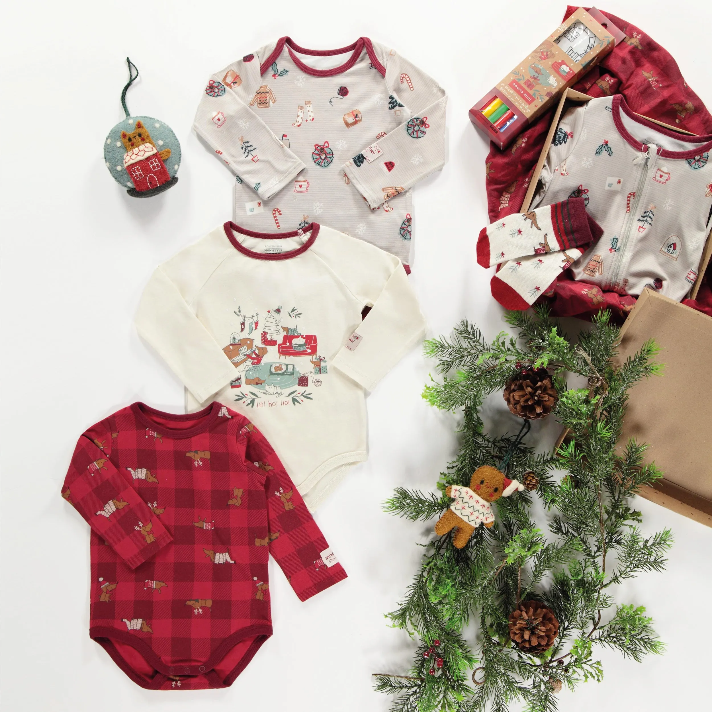 Cache-couche des fêtes crème avec illustration en coton, bébé || Cream holiday bodysuit with illustration in cotton, baby