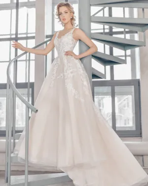 Elegant Lace Wedding Dresses with Veil See Through V-Neck Tulle Lace A-line Bridal Gowns Outdoors