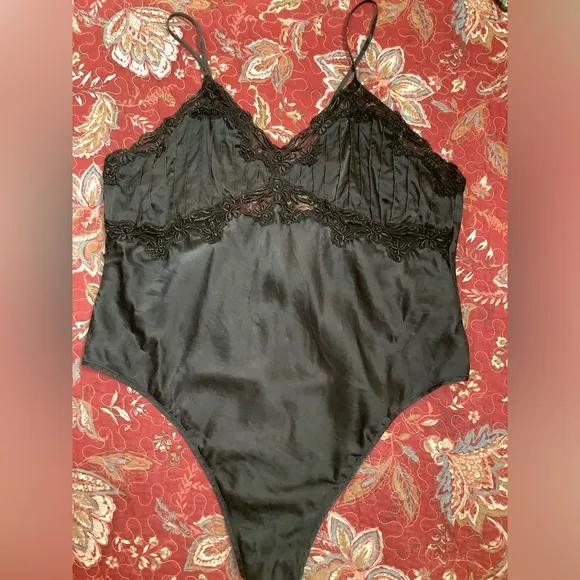 EUC- Nordstrom Vintage Silk Thong Teddy w/Pintuck Pleated Bodice