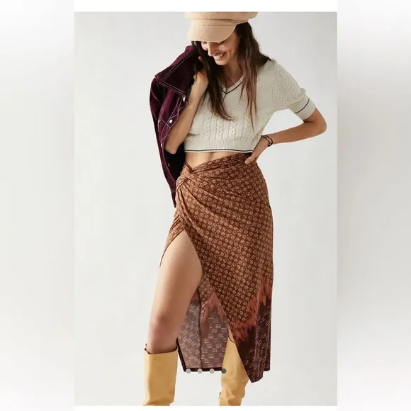 Free People Sarong It Feels Right - Size L