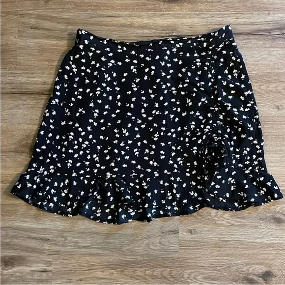 Garage Black &amp; White Floral Mini Skirt Set with Ruffle Hem &amp; Adjustable Ruching