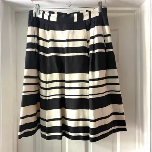 Kate Spade New York 100% Silk Stripe Full Skirt Black White Size 10