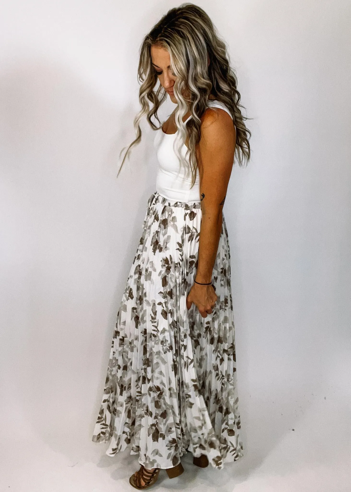 Neutral Floral Pleated Maxi