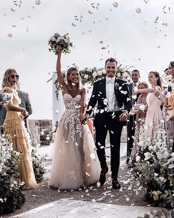 New Sweetheart A-line Lace Wedding Dresses Appliqued Beach Tulle Bohemian Wedding Gown 2020