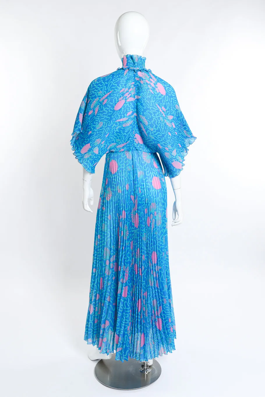 Pleated Seashell Ruffle Duster