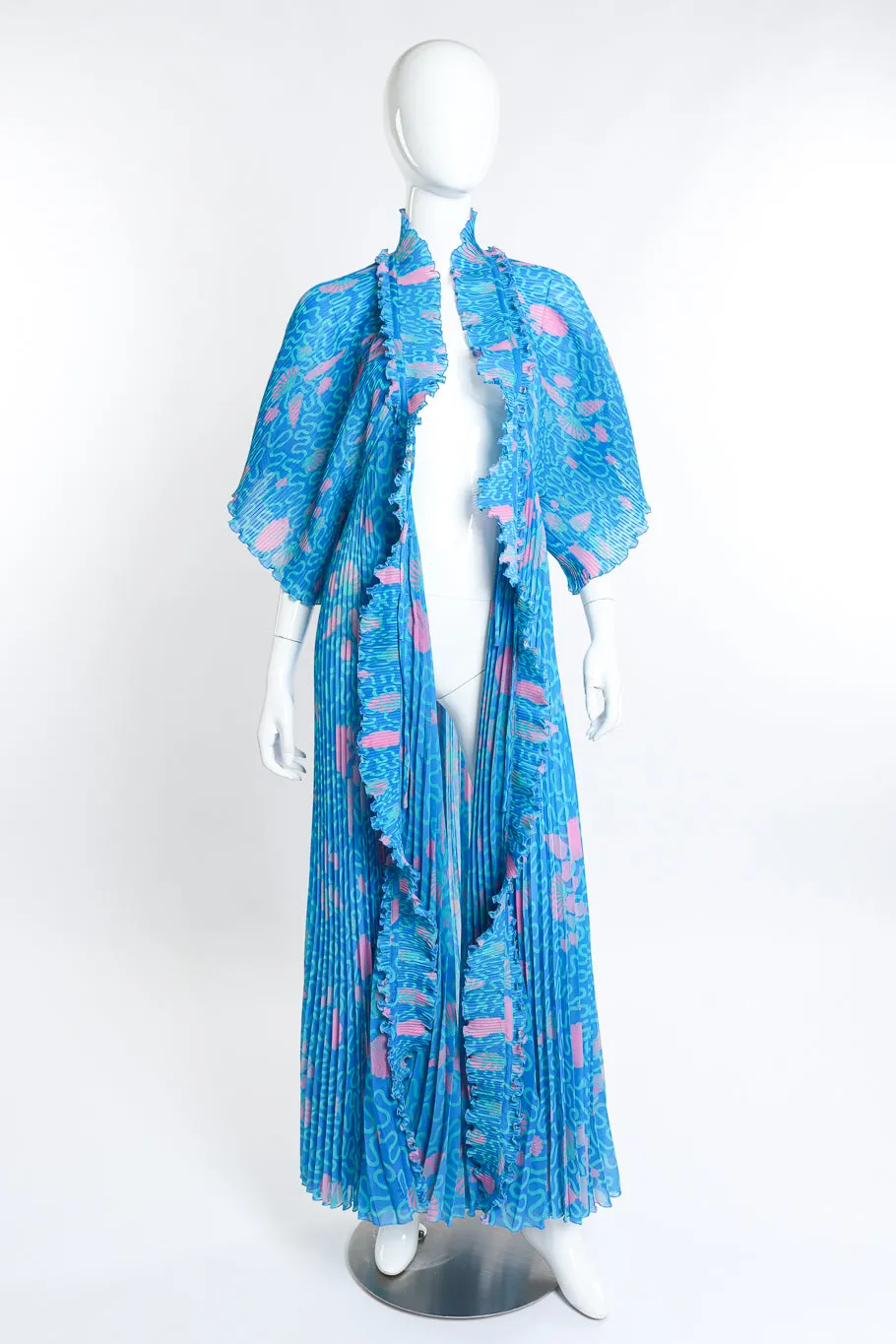 Pleated Seashell Ruffle Duster