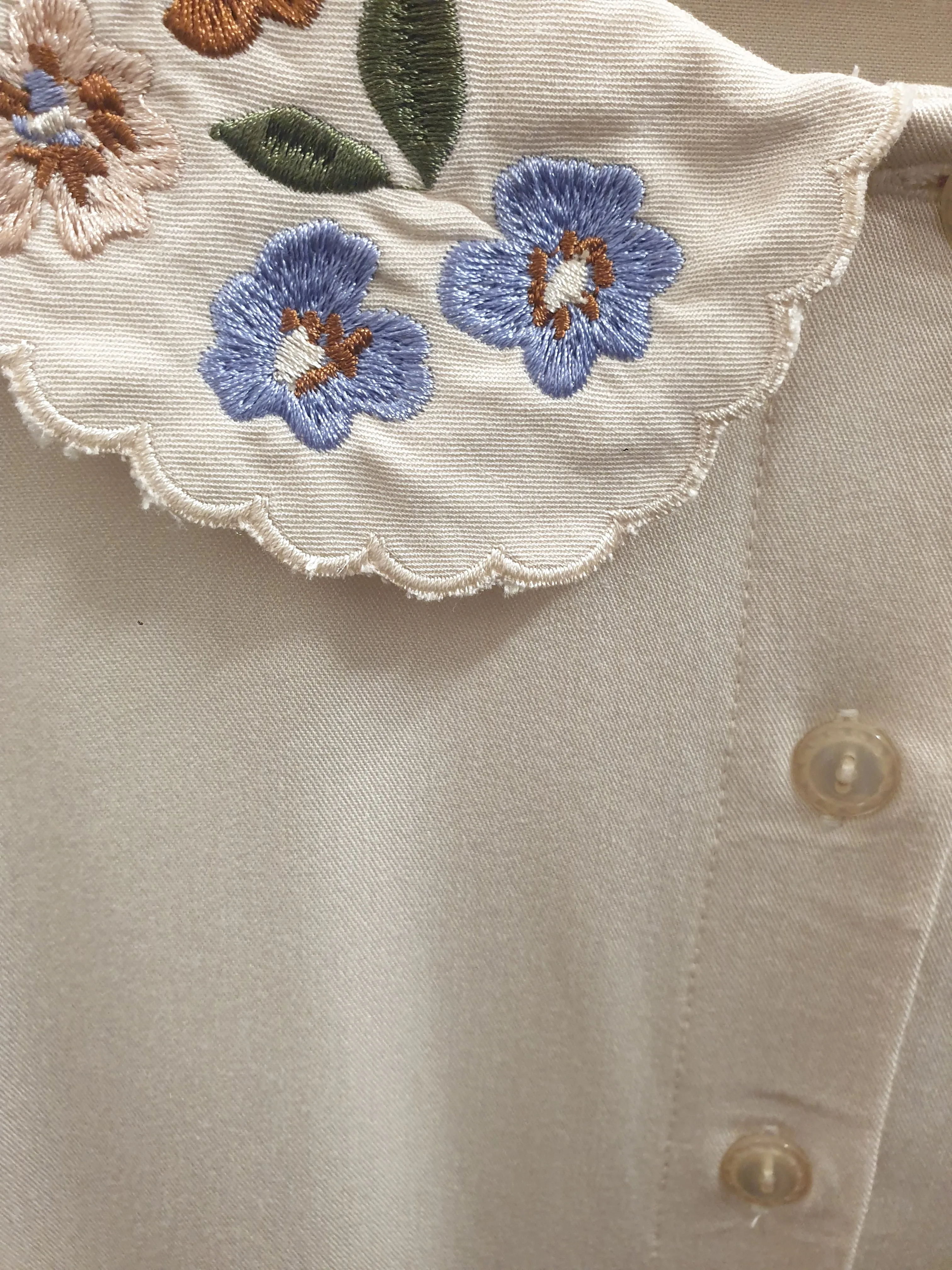 Princess Highway cream long sleeve shirt with embroydered peter pan collar size 8