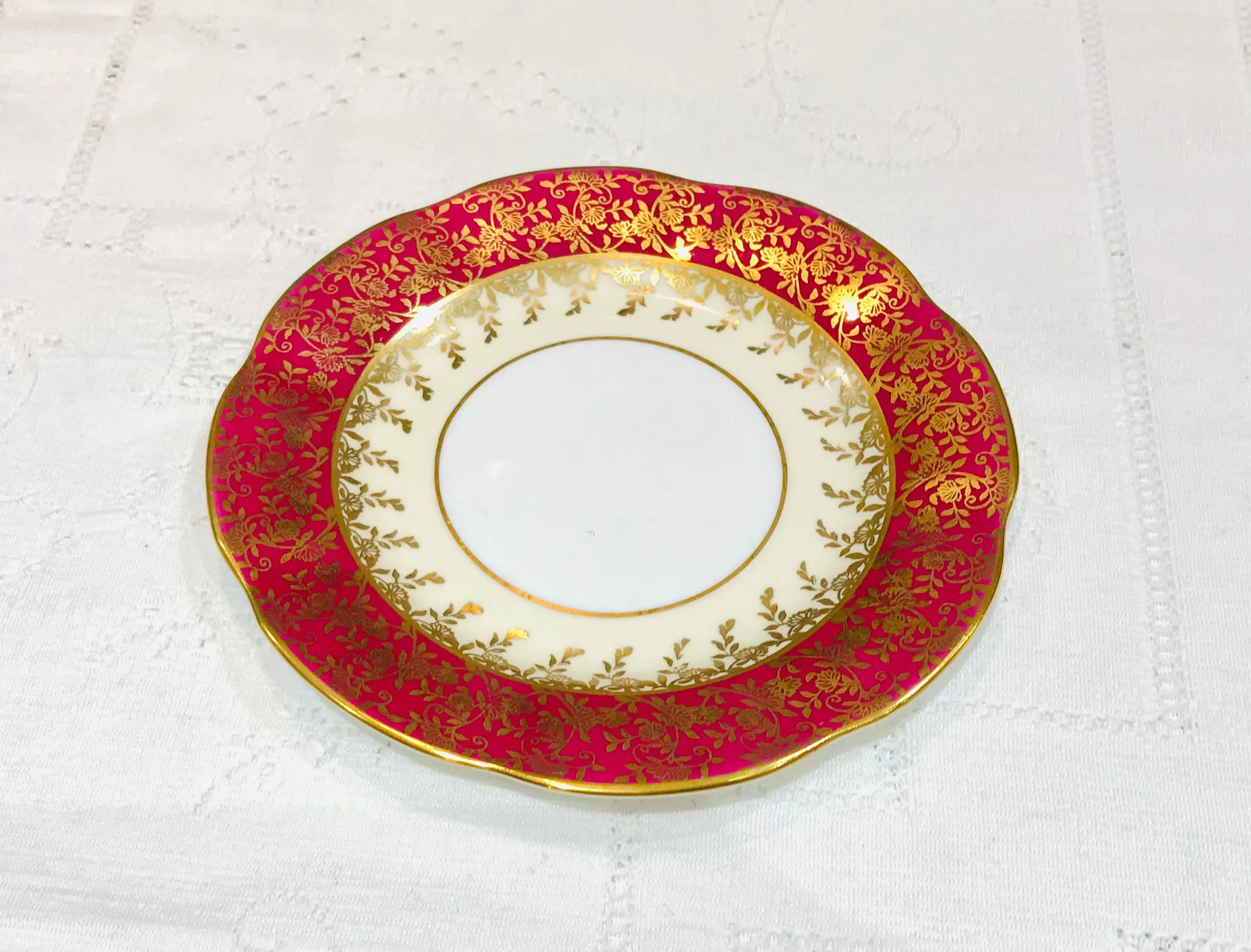 Red & Gold Vintage Teacups & Saucers