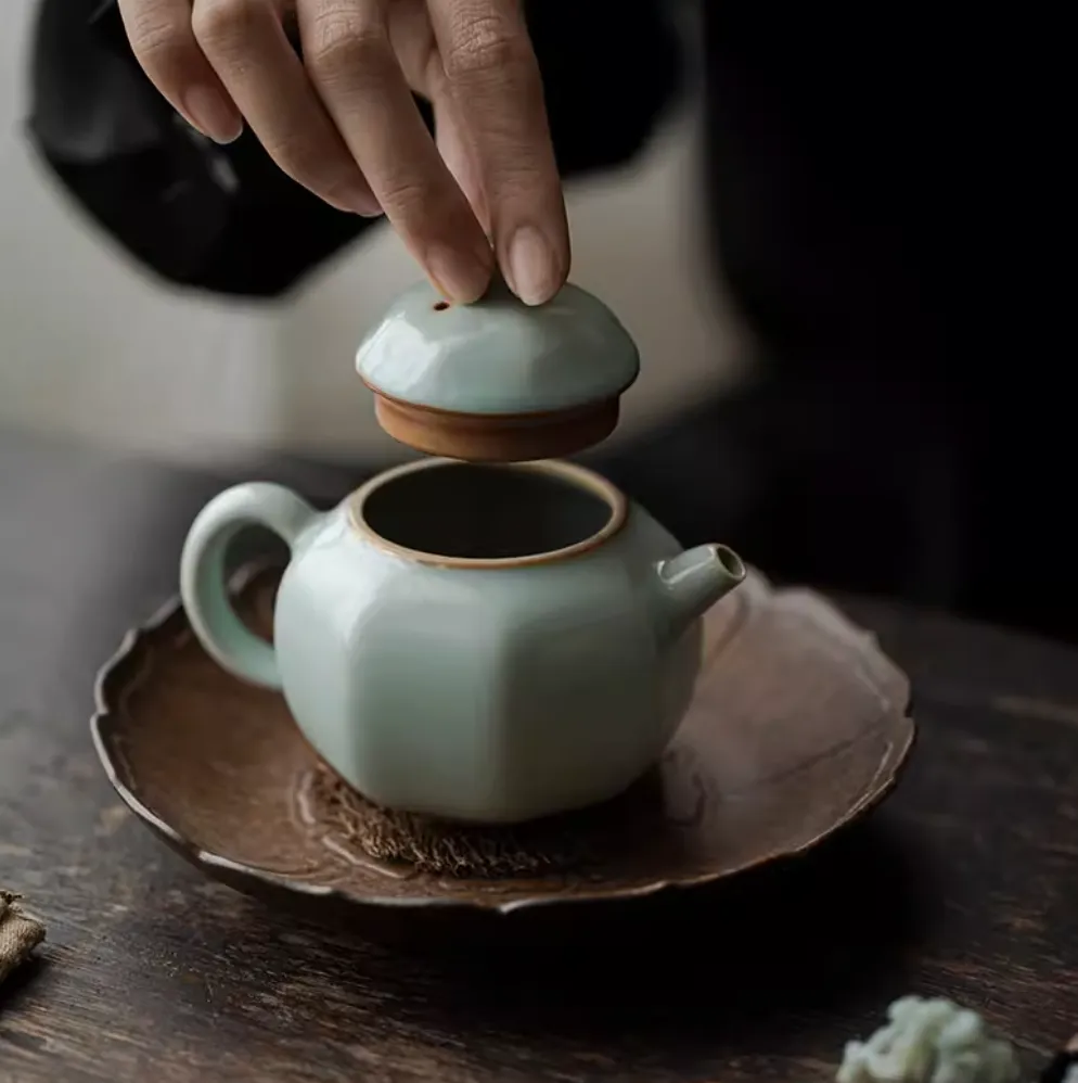 Ruyao Six-Sided Teapot with Ceramic Filter & Crackle Glaze - Crafted for Tea Connoisseurs