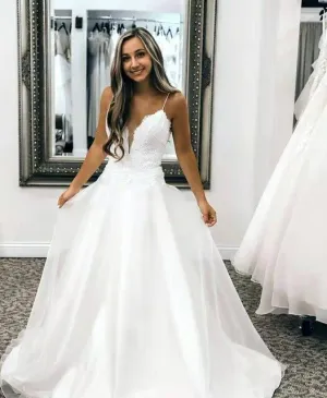Sexy Long V-Neck A-Line Lace Wedding Dresses