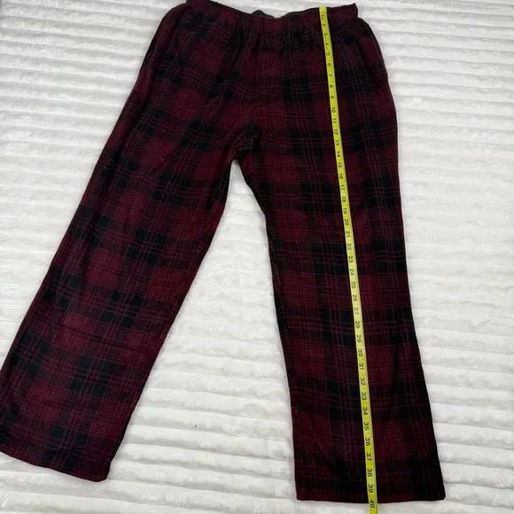 SKIMS  Unisex Fleece  Flannel Sleep pants  Medium in  Wine Plaid NWOT