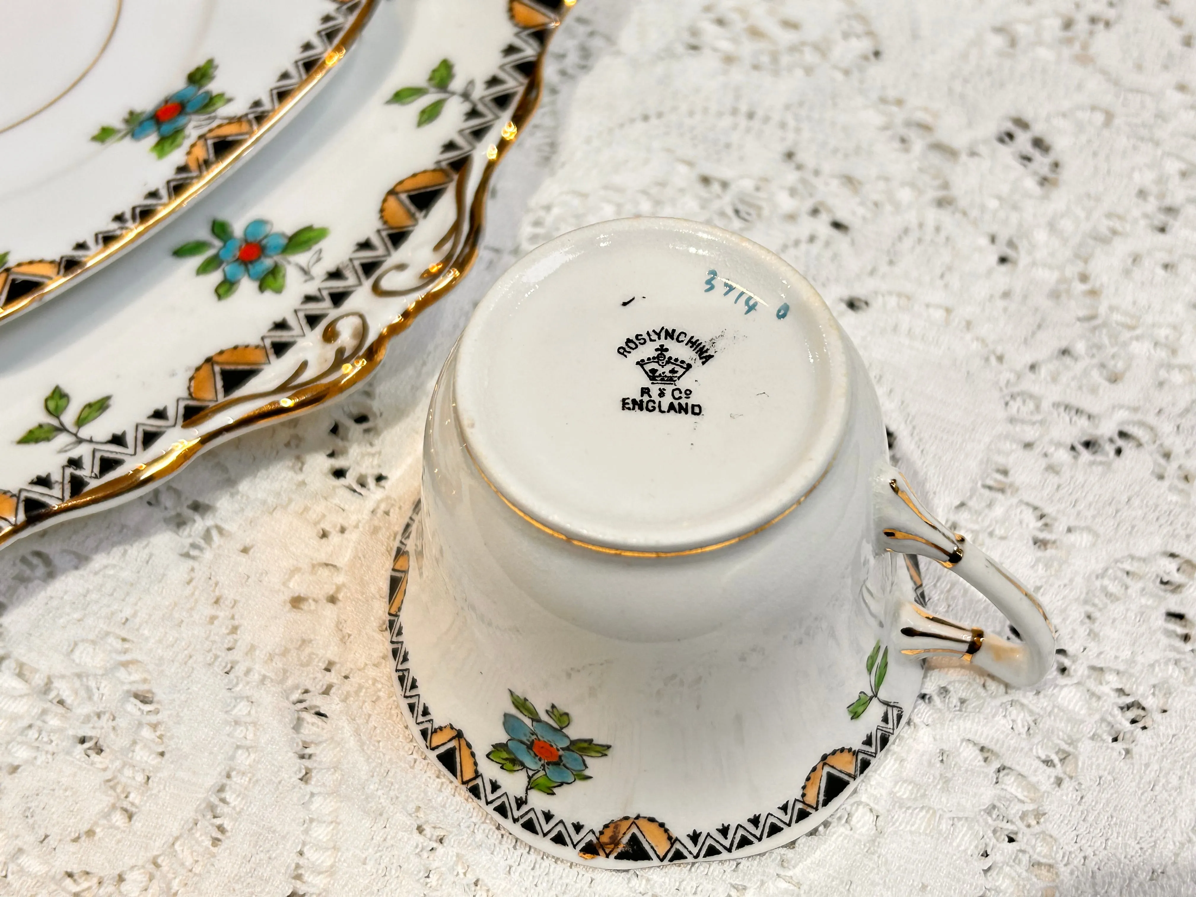 Sold Out - Roslyn Teacups & Saucers