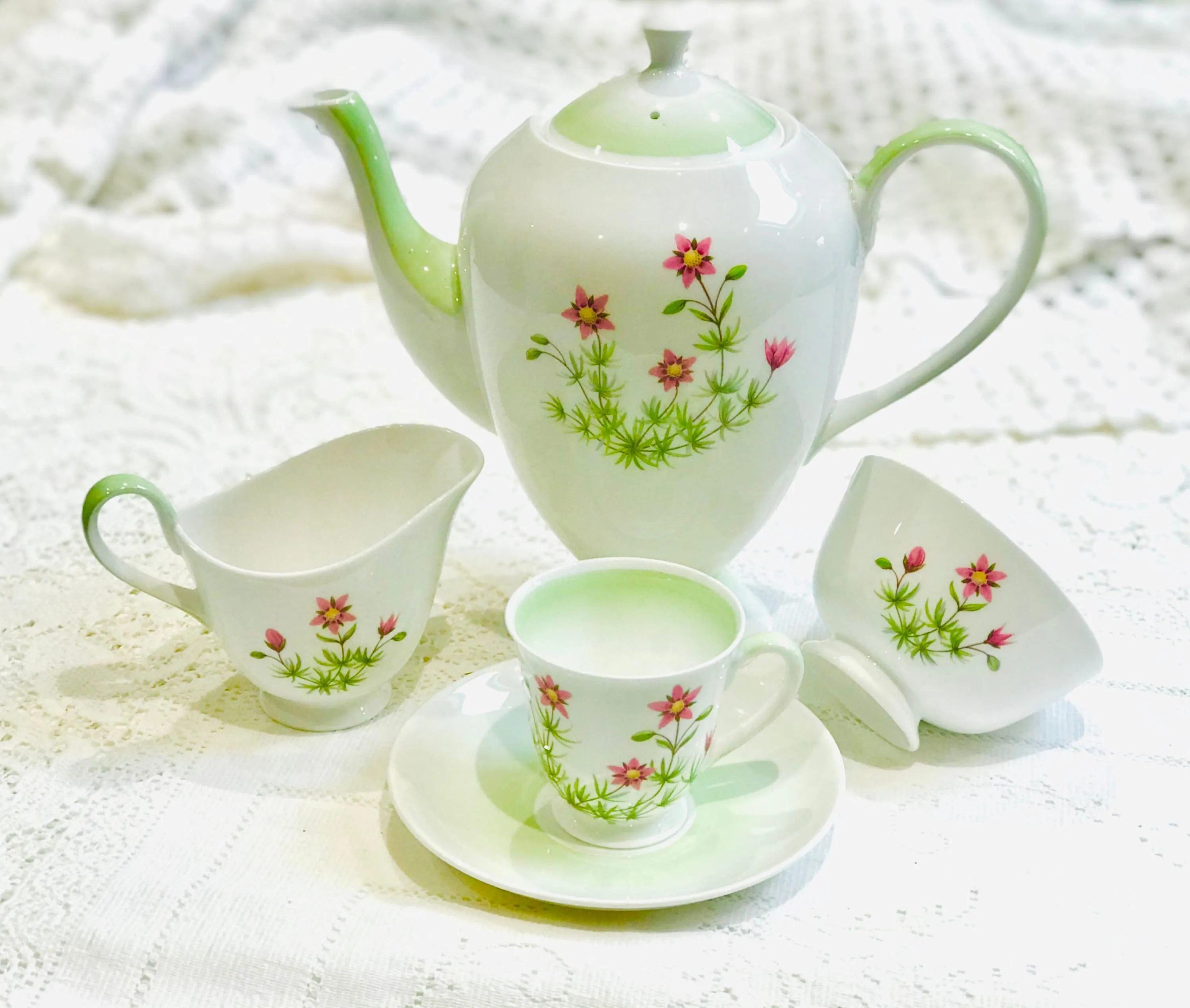 Tuscan China Vintage Coffee Set “Meadowsweet” pattern