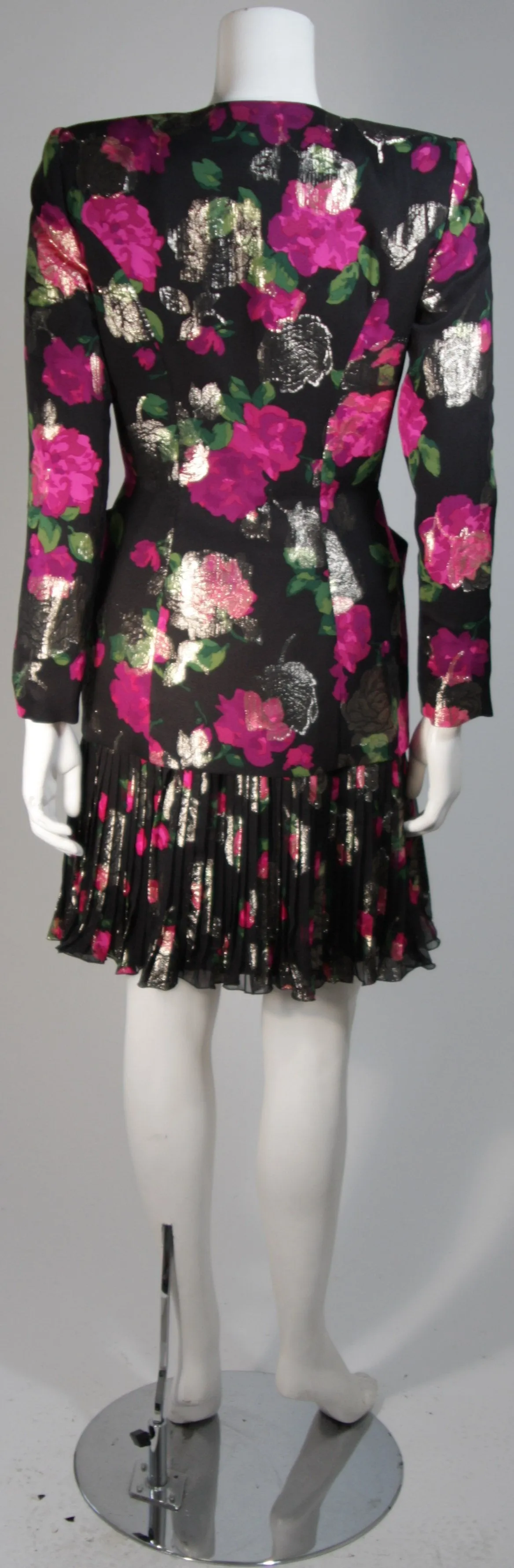VICKY TIEL Black Silk Floral Pleated Chiffon Skirt Suit Size Small