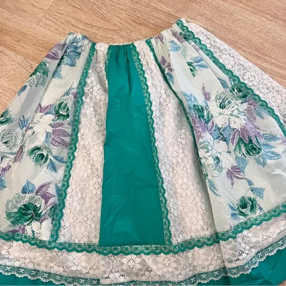 Vintage 1970’s Carefree Fashions floral and lace square dancing skirt
