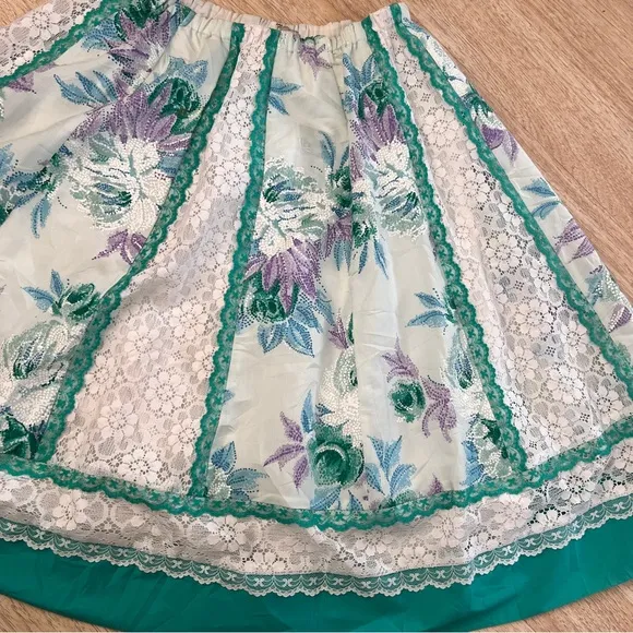 Vintage 1970’s Carefree Fashions floral and lace square dancing skirt