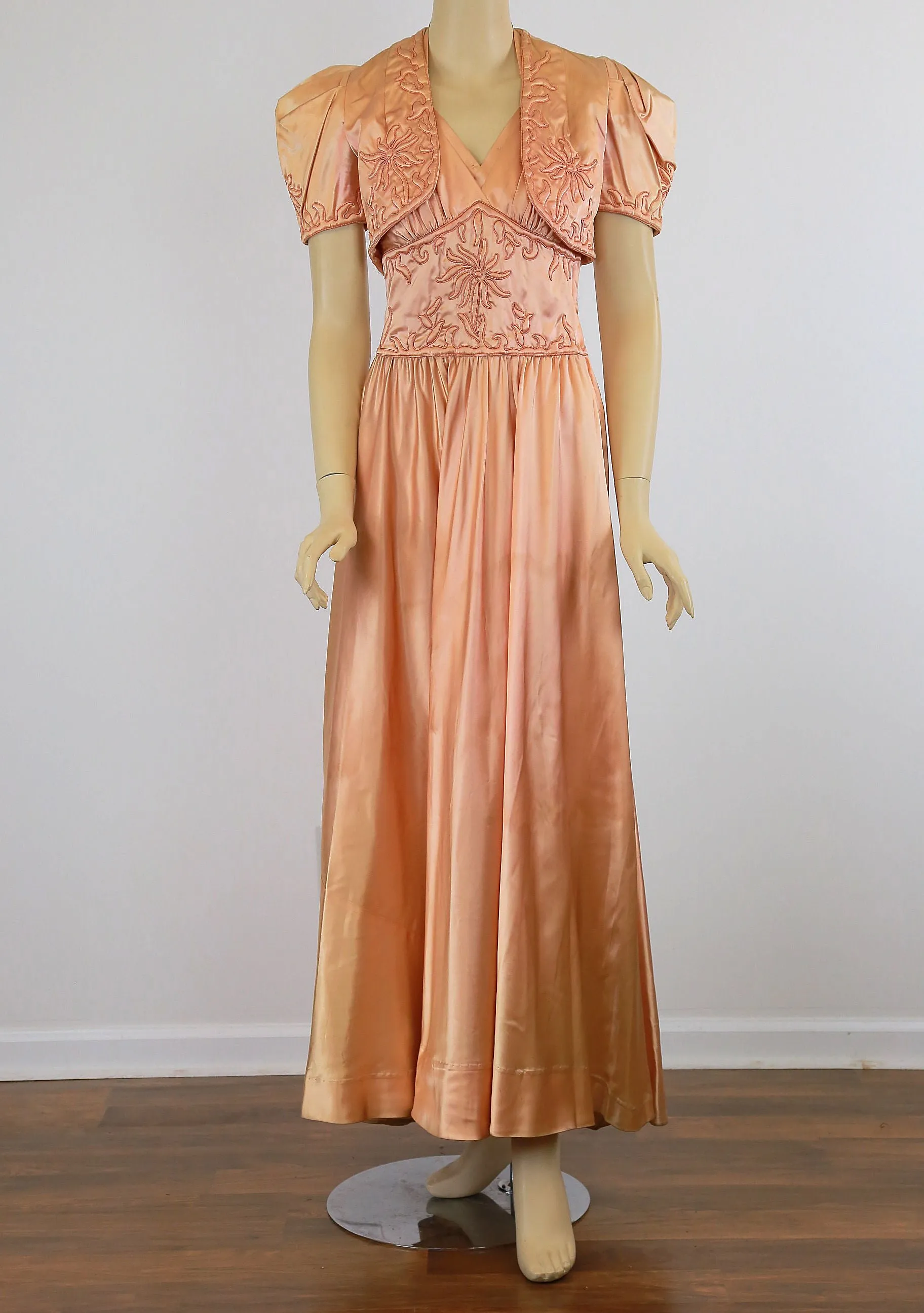 Vintage 40s glam rayon satin nightgown and bed jacket w trapunto embroidery