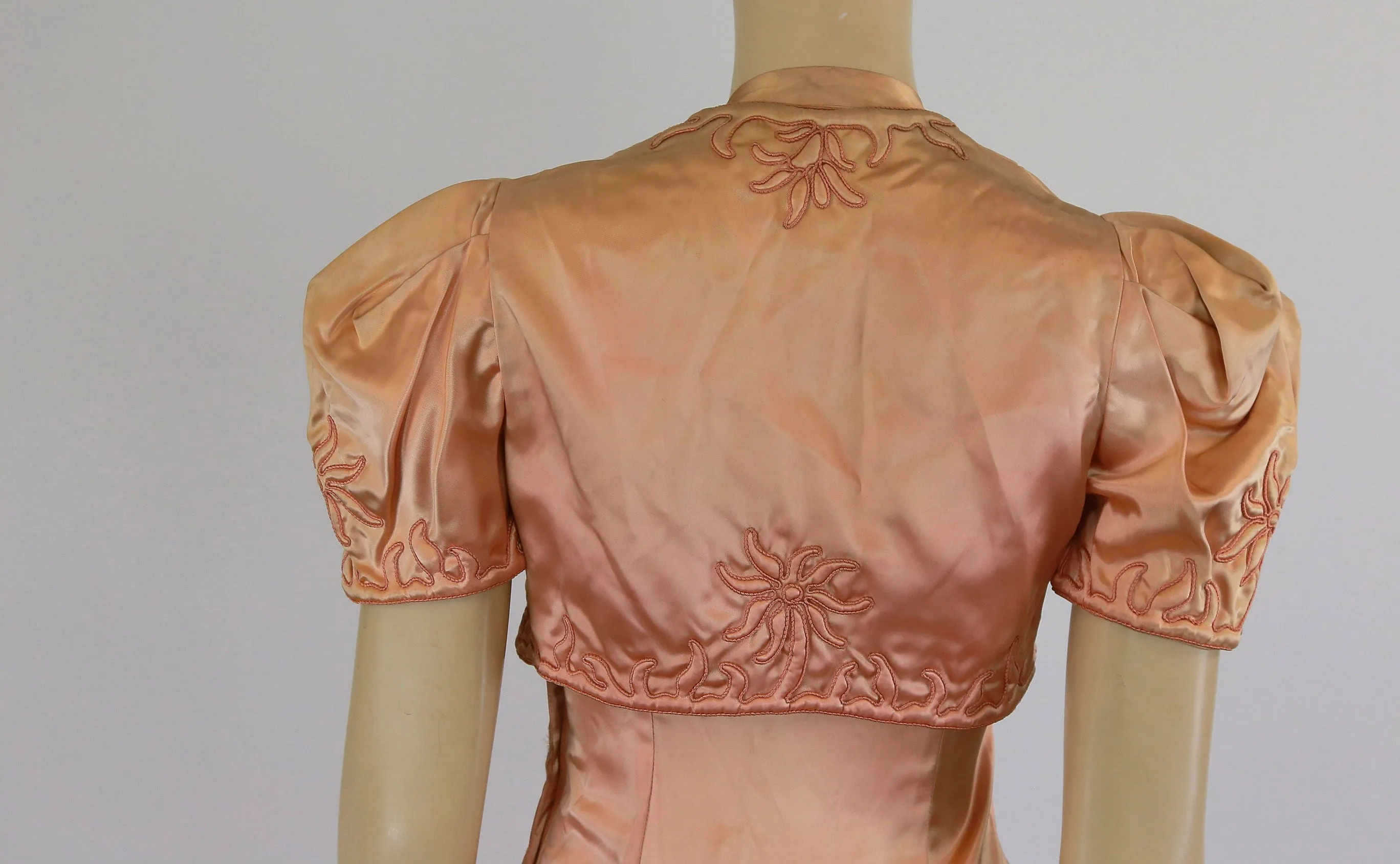 Vintage 40s glam rayon satin nightgown and bed jacket w trapunto embroidery