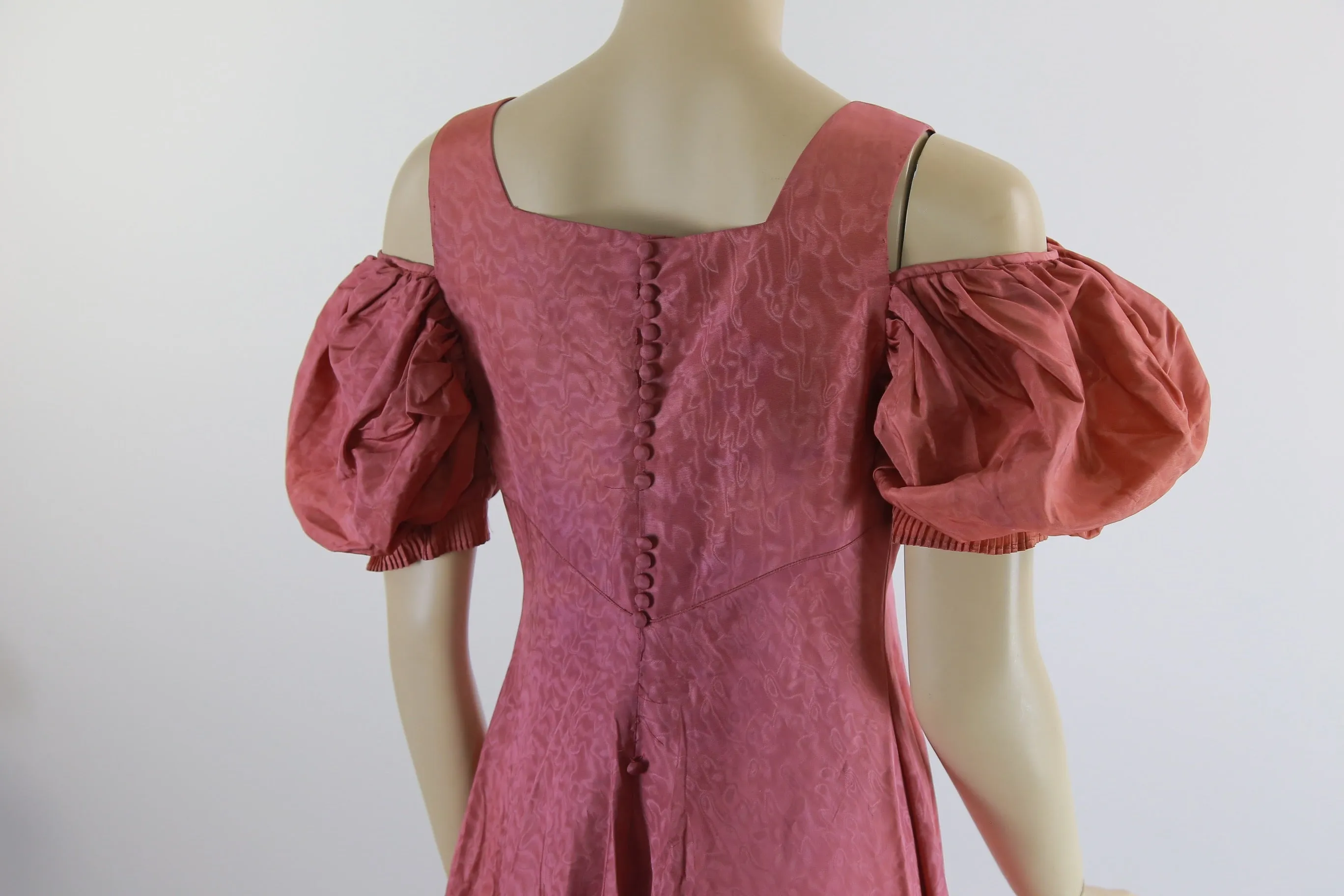 Vintage 40s mauve pink open shoulder evening dress