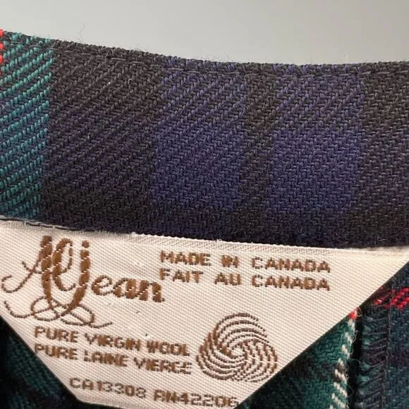 Vintage 80s Aljean Canada Wool Pleated Kilt Navy Tartan Sz S