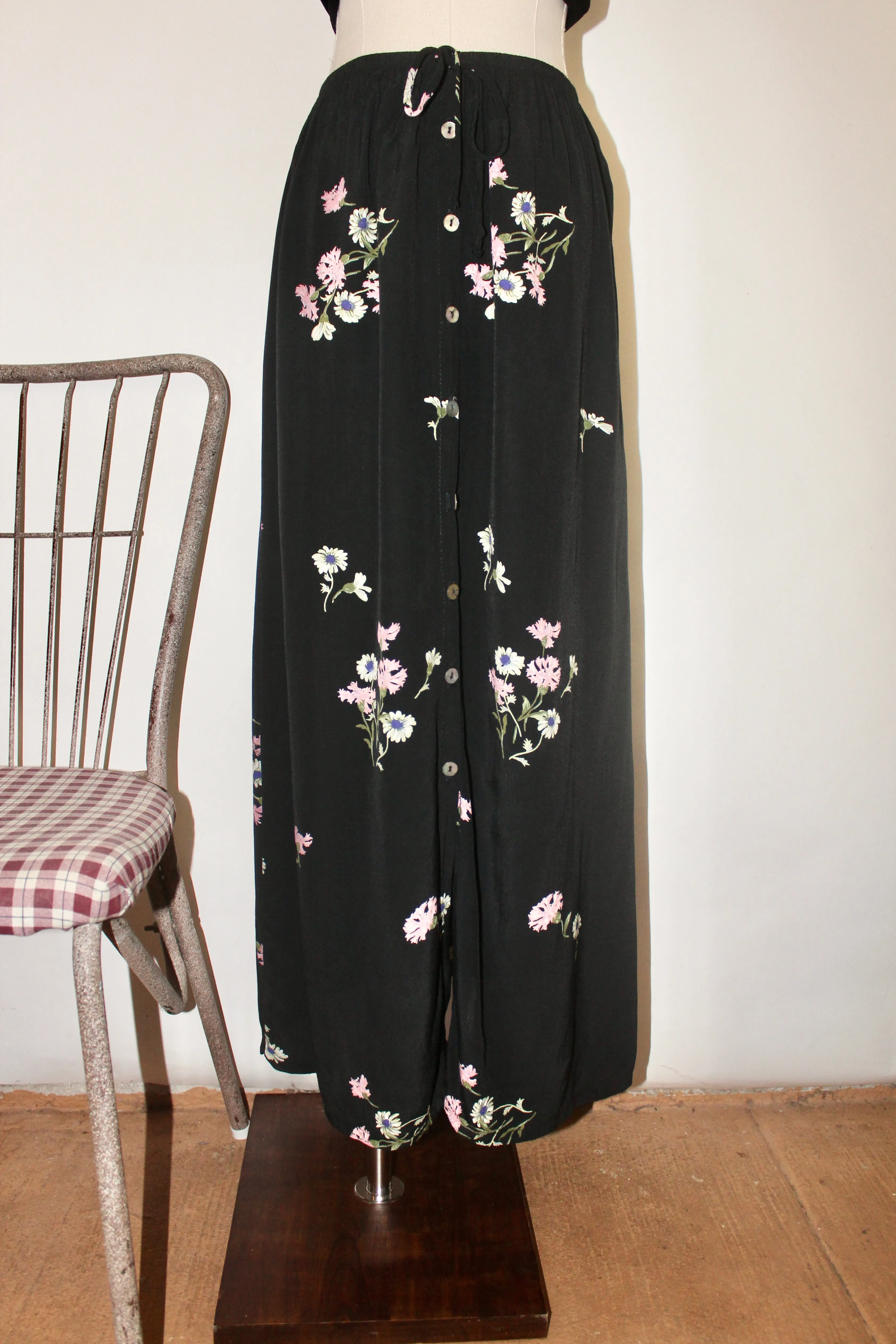 Vintage 90s Floral Button Up Midi Skirt (XS-S)