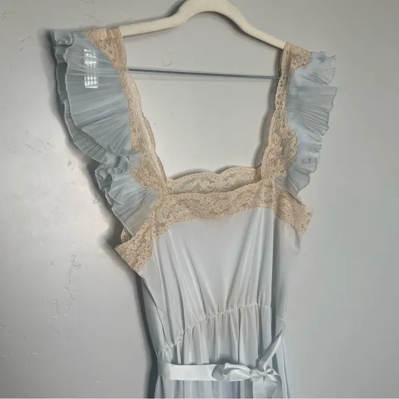 Vintage Baby Blue Lace Trim Flutter Sleeve Nightgown Nighty Pleated Long Small