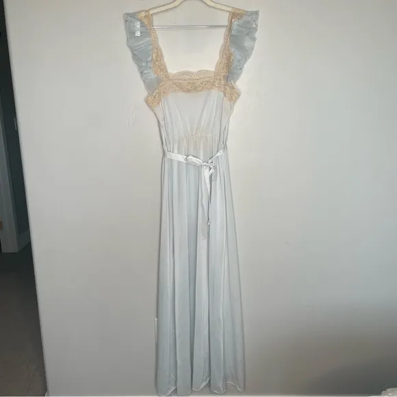 Vintage Baby Blue Lace Trim Flutter Sleeve Nightgown Nighty Pleated Long Small