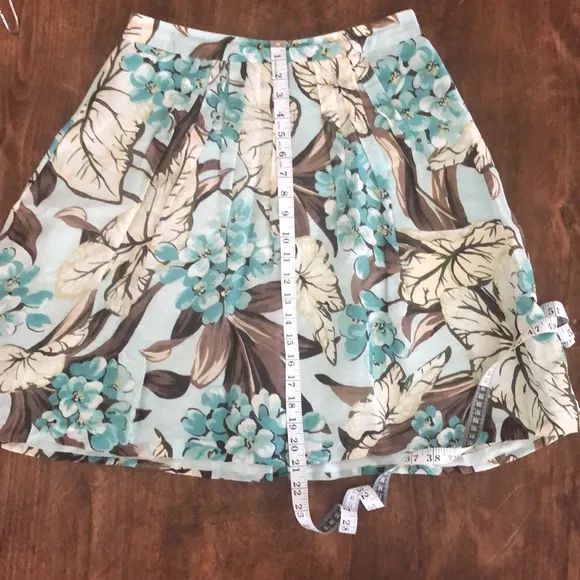 Vintage Beautiful Pleated Floral Full Skirt