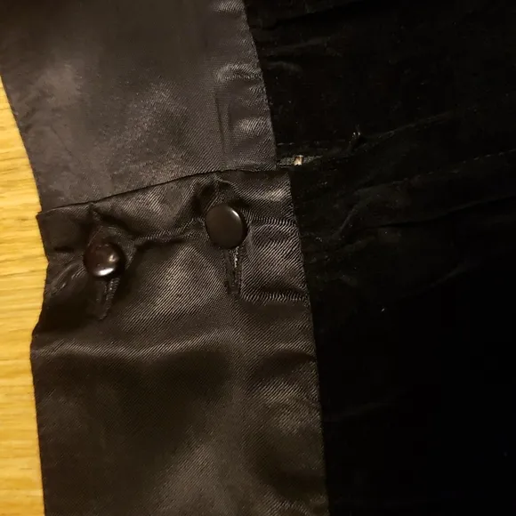 Vintage black velvet tuxedo skirt sz 9