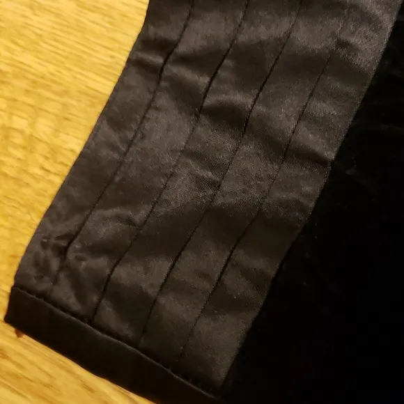 Vintage black velvet tuxedo skirt sz 9