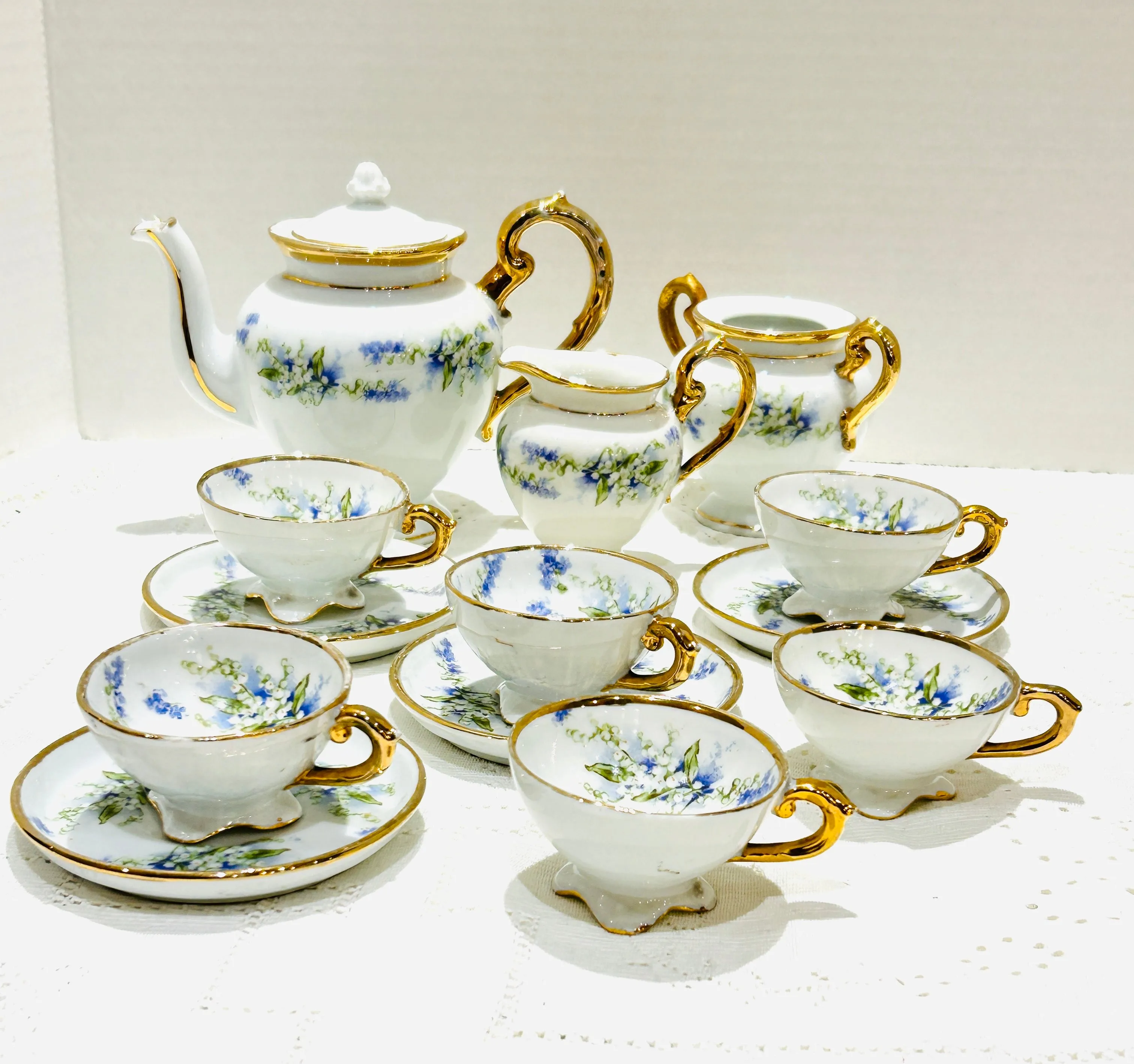Vintage Child’s Tea  Set