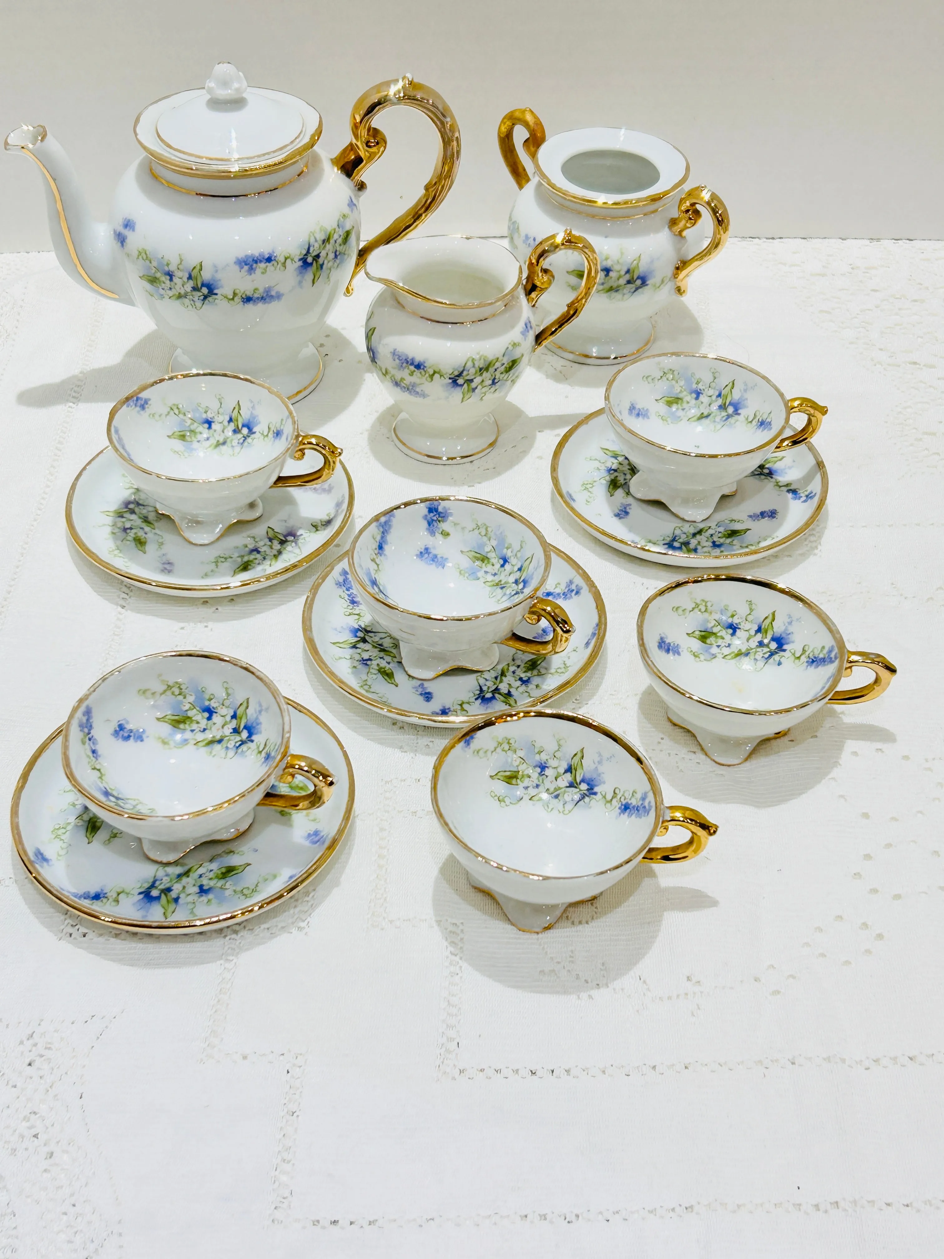 Vintage Child’s Tea  Set