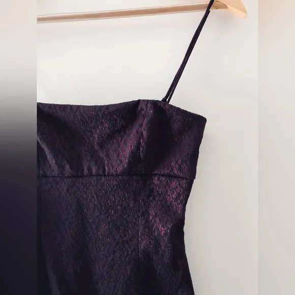 Vintage GUESS ? Y2K Spaghetti Strapless Fitted Midi Dress Black Burgundy Size 3