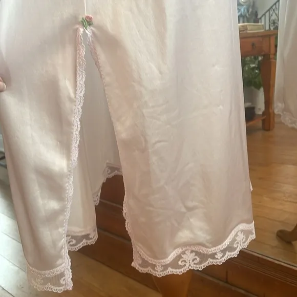 Vintage Maidenform Delectables 65001-AV pink half slip lace side slits women’s S