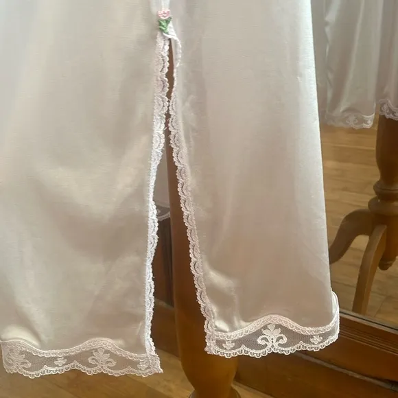 Vintage Maidenform Delectables 65001-AV pink half slip lace side slits women’s S