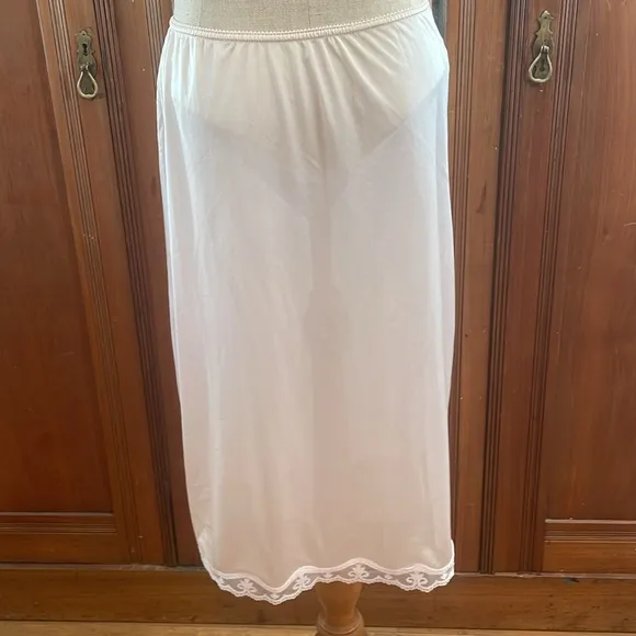 Vintage Maidenform Delectables 65001-AV pink half slip lace side slits women’s S