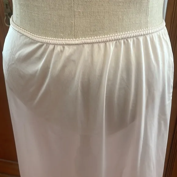 Vintage Maidenform Delectables 65001-AV pink half slip lace side slits women’s S