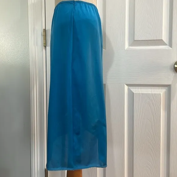 Vintage Maidenform sweet nothings half slip lace nylon turquoise USA women S 24”