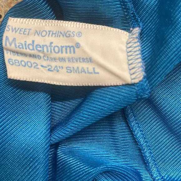 Vintage Maidenform sweet nothings half slip lace nylon turquoise USA women S 24”