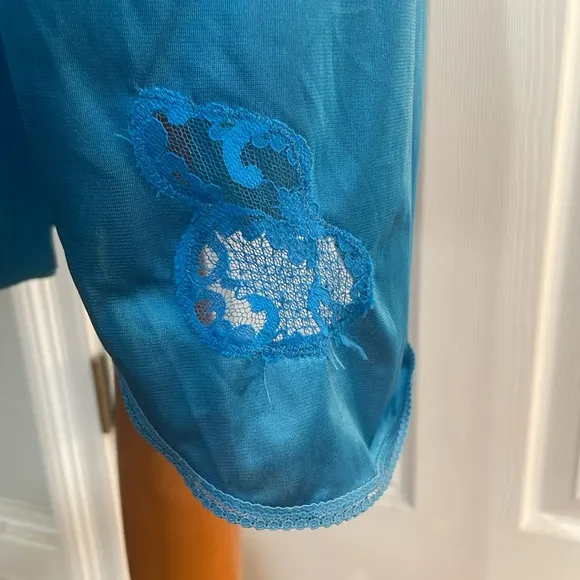Vintage Maidenform sweet nothings half slip lace nylon turquoise USA women S 24”