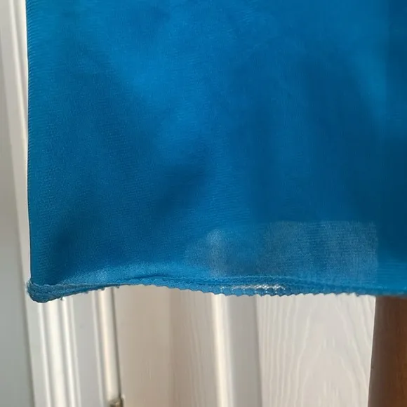 Vintage Maidenform sweet nothings half slip lace nylon turquoise USA women S 24”