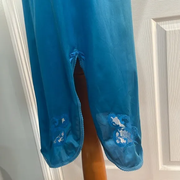 Vintage Maidenform sweet nothings half slip lace nylon turquoise USA women S 24”