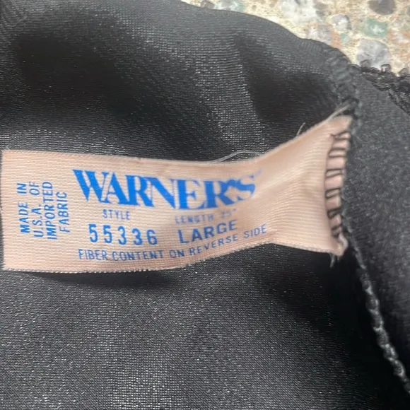 Vintage Warners pleated black midi half slip USA lingerie women’s size L 25”