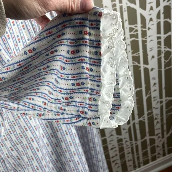 Vintage 70s Ditsy Floral Print Flannel House Dress Nightgown