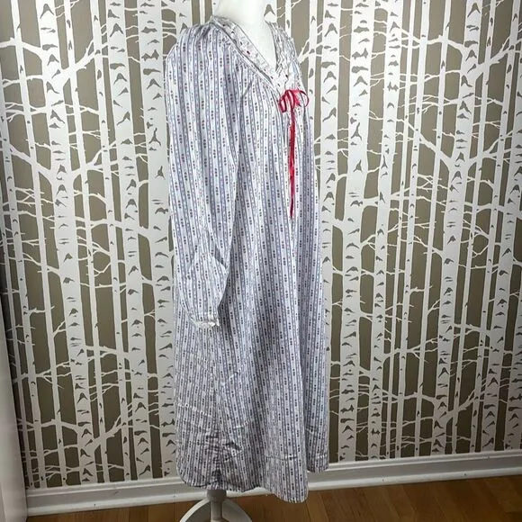 Vintage 70s Ditsy Floral Print Flannel House Dress Nightgown